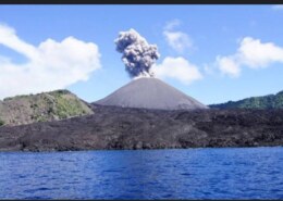 Name the top three most active volcanoes of the world with there location. Which is the only active volcano of India, tell something about the geography around it.